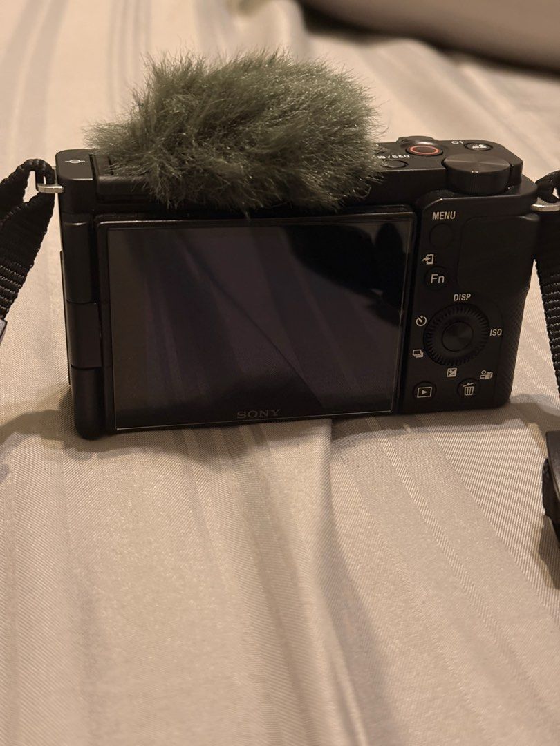 SONY ZV-E10 With 16-50mm Kit Lens + Accessories Sale, Photography ...