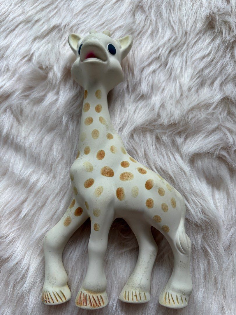 Sophie la Girafe Teether (Category: Soothers & Pacifiers) located in Cebu City. Submitted by happyheartcebu (Listing ID 1415105095, Image 1). Description: .