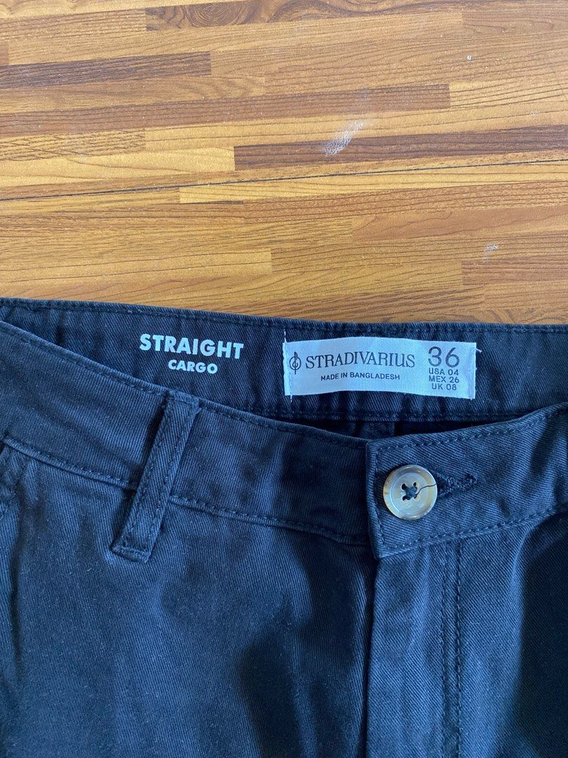 STRADIVARIUS BLACK SIZE 36 LADIES (Category: Jeans) located in Quezon City. Submitted by staysaltyph (Listing ID 1415048380, Image 3). Description: Stradivarius Size 36 26-27 waist line XS-SMALL ₱250 MOP: GCASH, Gotyme Shipping via Lalamove, Grab 📍 QC.