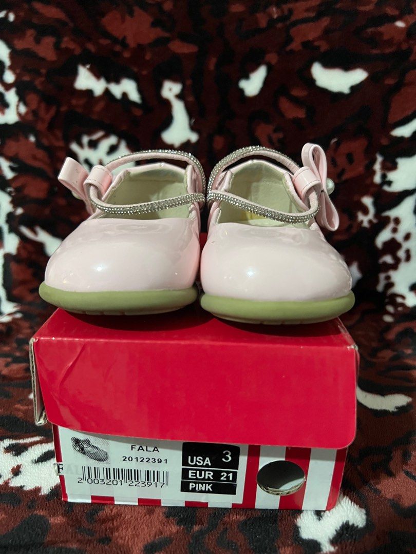 Sugar Kids sandals PINK US 3 (Category: Babies & Kids Fashion) located in Balanga. Submitted by gladysmaeee (Listing ID 1415068281, Image 2). Description: Bought in SM Dept store Condition: 7/10 Comes with a box RFS: Outgrown.