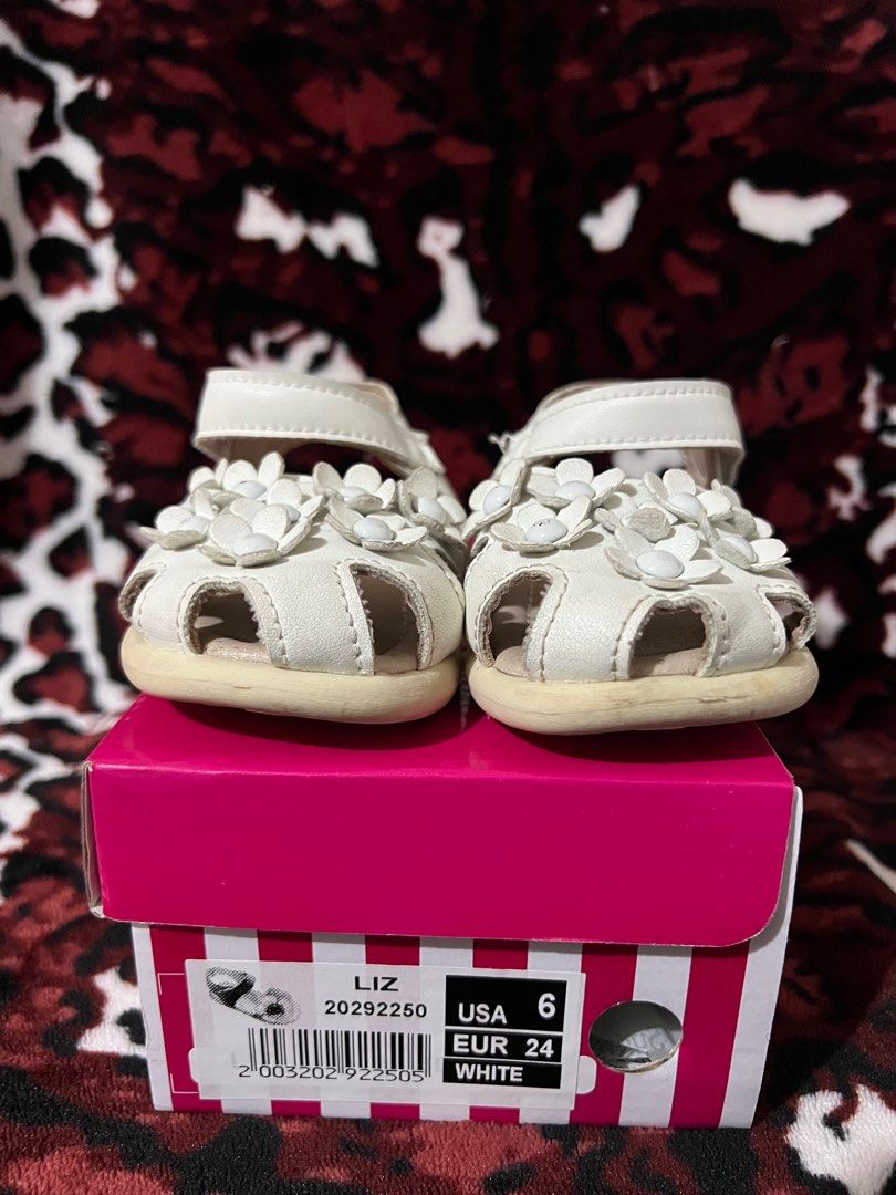 Sugar Kids sandals WHITE US 6 (Category: Babies & Kids Fashion) located in Balanga. Submitted by gladysmaeee (Listing ID 1415067645, Image 2). Description: Bought in SM Dept store Condition: 7/10 Comes with a box RFS: Outgrown.
