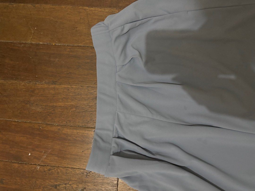 ❗️UNIQLO❗️ Pleated Pants - Size S (Category: Other Bottoms) located in Mandaluyong City. Submitted by Marie (Listing ID 1415066097, Image 2). Description: - Uniqlo Pleated Pants - Color: Light Blue - Size: S - Made in Vietnam - Comfortable, relaxed fit - Waist: 24-26 inches - Condition: Minor spots present.