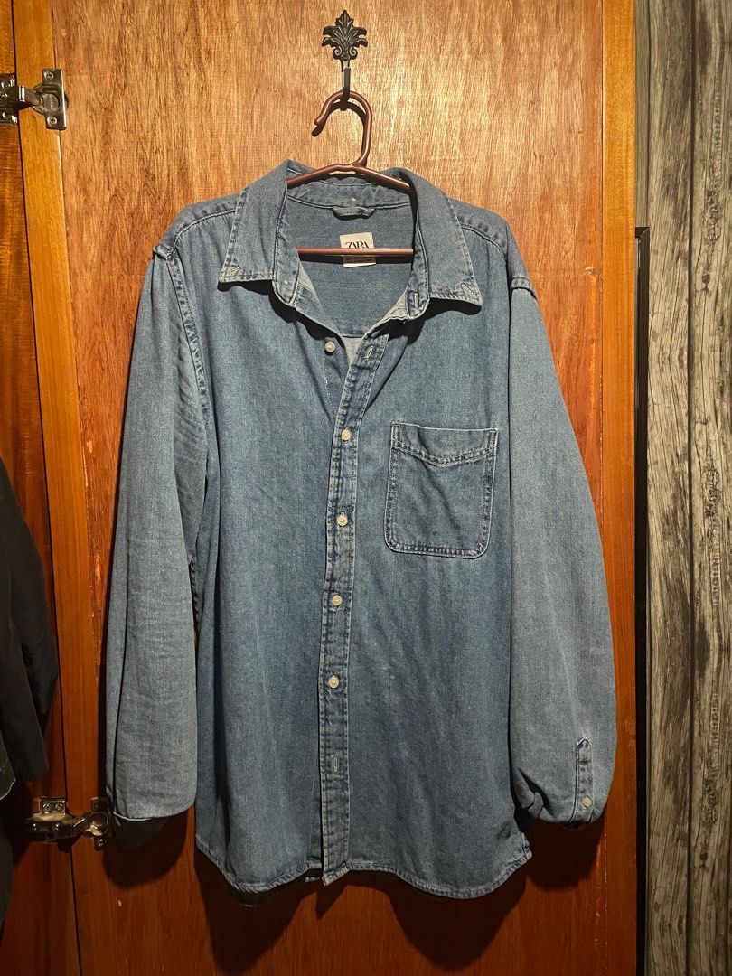 Zara Denim Shirt - Size L (Category: Tshirts & Polo Shirts ) located in San Carlos City. Submitted by val-elass31n (Listing ID 1415205237, Image 1). Description: Free shipping ! .
