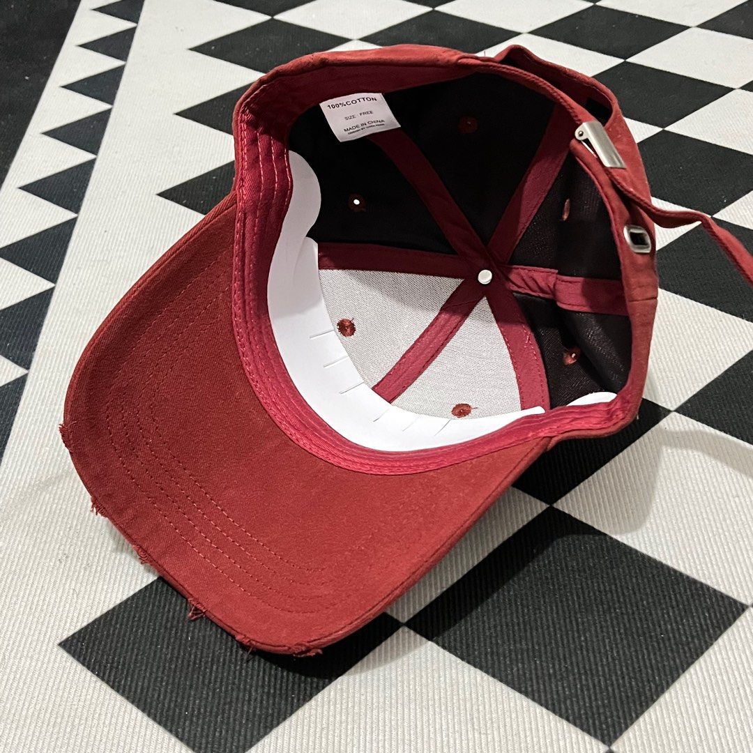 Alo Cap (Category: Caps & Hats) located in Manila. Submitted by paulolazo (Listing ID 1415406125, Image 3). Description: - Maroon Alo cap - Embroidered Alo logo - Curved brim - Adjustable strap - Distressed look - 100% cotton.