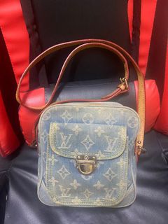 (Category: ) located in . Submitted by jackpot.item (Listing ID 1415265555, Image 1). Description: .