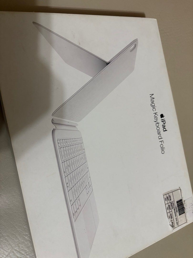 Apple iPad Magic Keyboard Folio (10th Generation) (Category: Computer Keyboard) located in Angeles City. Submitted by lee2bonita (Listing ID 1415268272, Image 1). Description: .