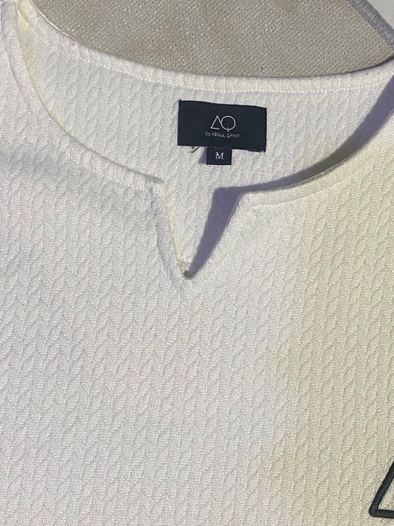 AQ BASIC (Category: Tops) located in Tanjong Malim. Submitted by chiggasstore (Listing ID 1415243981, Image 3). Description: WTS AQ BASIC KURTA WHITE SIZE M/L USED RM300 PM FOR MORE DETAILS.