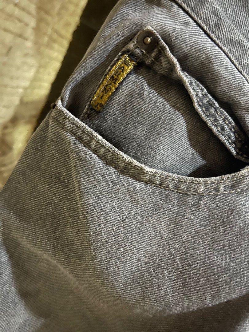 Armani Exchange Vintage Washed Black Jeans (Category: Jeans) located in Cainta. Submitted by d3clutterw0rld (Listing ID 1415356776, Image 2). Description: .