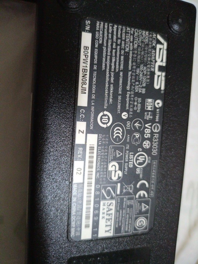 ASUS AC Adapter R33030405987246893312001