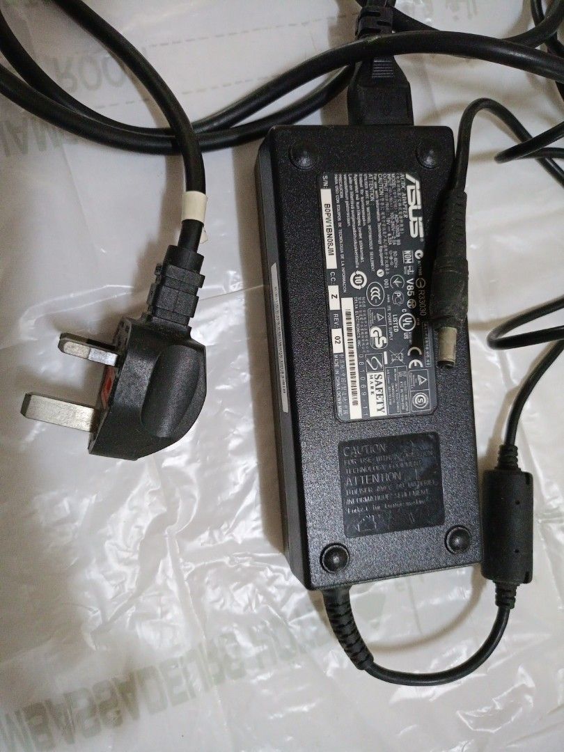 ASUS AC Adapter R33030405987246893312002