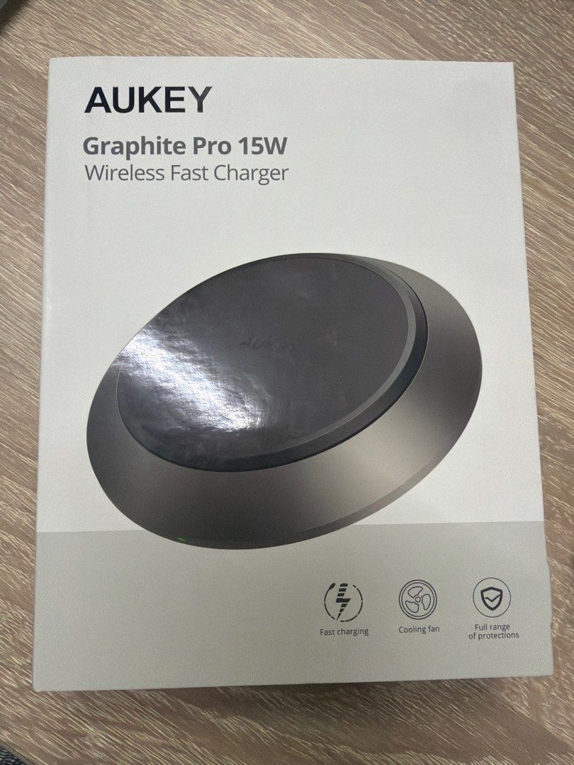 Aukey Graphite Pro 15W Wireless Fast Charger (Category: Chargers & Cables) located in Manila. Submitted by 17thfinds (Listing ID 1415302680, Image 1). Description: .