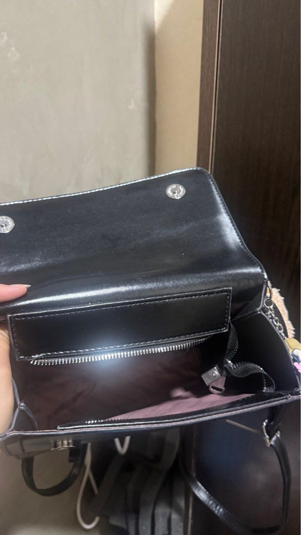 Belladonna Black Backpack (Orig price 1800) (Category: Backpacks) located in Tarlac. Submitted by krystlsln25 (Listing ID 1415404813, Image 3). Description: - Belladonna Black Backpack - Only used once - Excellent condition -Rfs: I want bigger bag -Gcash payment only!!.