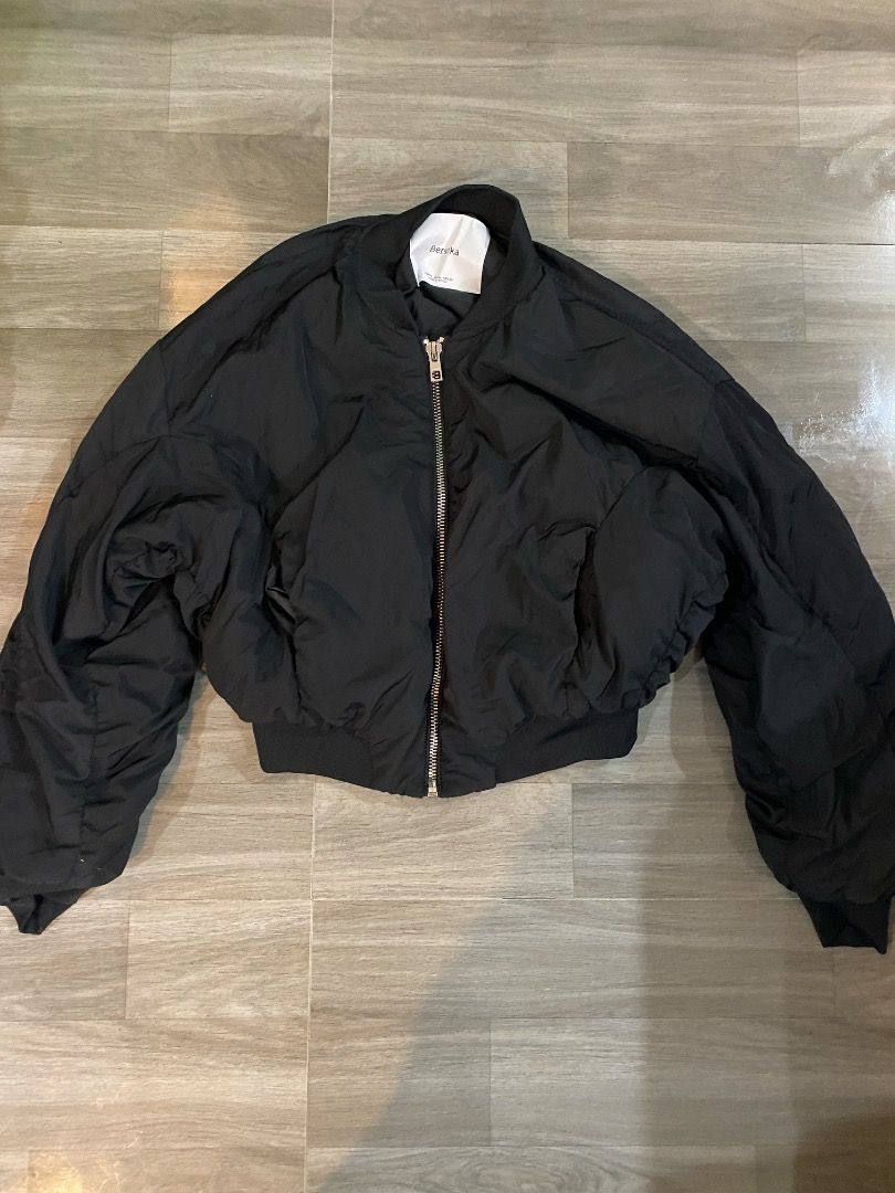 Bershka Black Bomber Jacket (Category: Coats, Jackets and Outerwear) located in Quezon City. Submitted by wompybat (Listing ID 1415365768, Image 1). Description: Bershka Black Bomber Jacket - Bought in Europe - Oversized and cropped fit - Used once - Price negotiable - Size: M Meet-up Location: Quezon City.