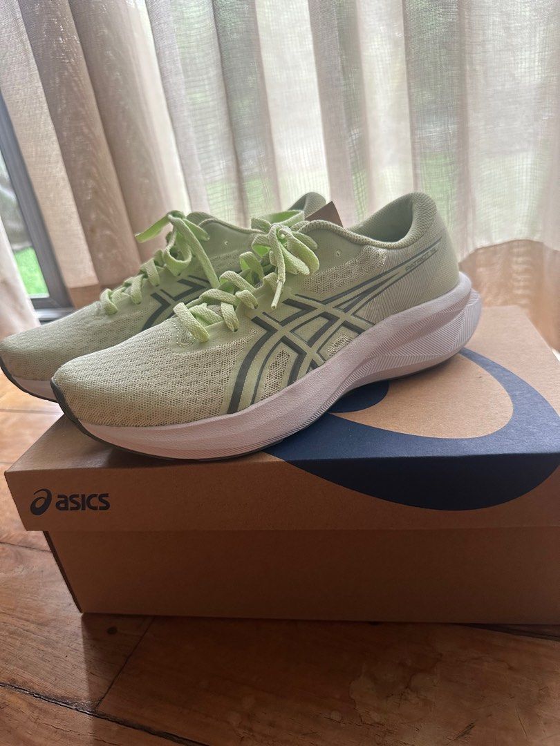 BNIB ASICS Patriot 14 US7 (Category: Sneakers) located in Muntinlupa City. Submitted by luvvluxx (Listing ID 1415353661, Image 3). Description: RFS: Gifted, want to buy gel kayano instead Comes in box. Buyer shoulders lalamove.