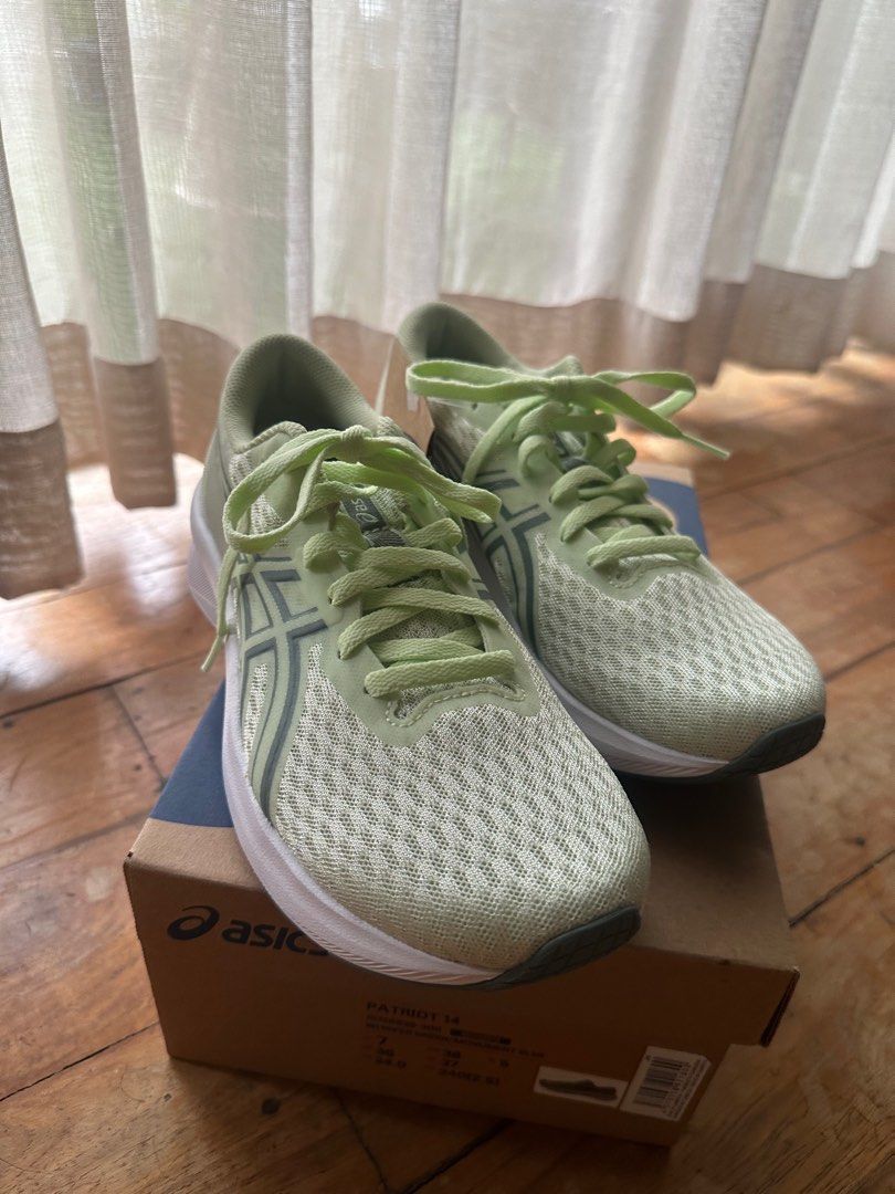 BNIB ASICS Patriot 14 US7 (Category: Sneakers) located in Muntinlupa City. Submitted by luvvluxx (Listing ID 1415353661, Image 1). Description: RFS: Gifted, want to buy gel kayano instead Comes in box. Buyer shoulders lalamove.
