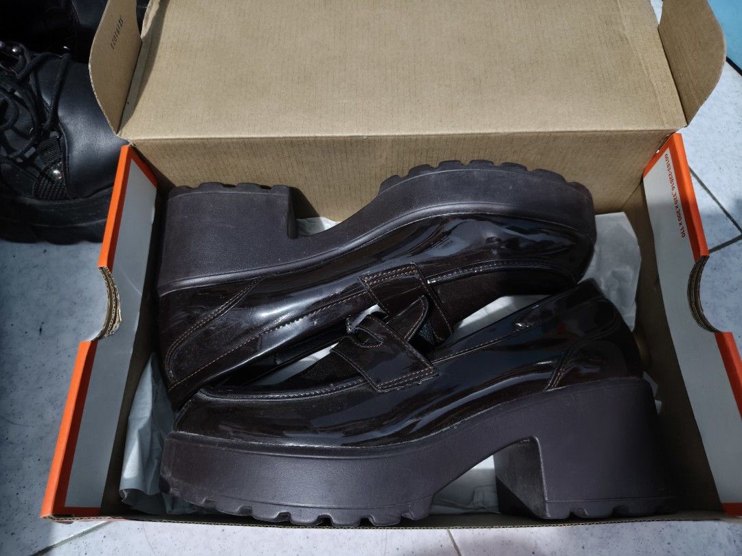 Brown Loafers with Heels Size 40 (Category: Loafers) located in Quezon City. Submitted by cade_solato (Listing ID 1415351590, Image 3). Description: RFS: not my size - comes with shoe box - only used once to check size.