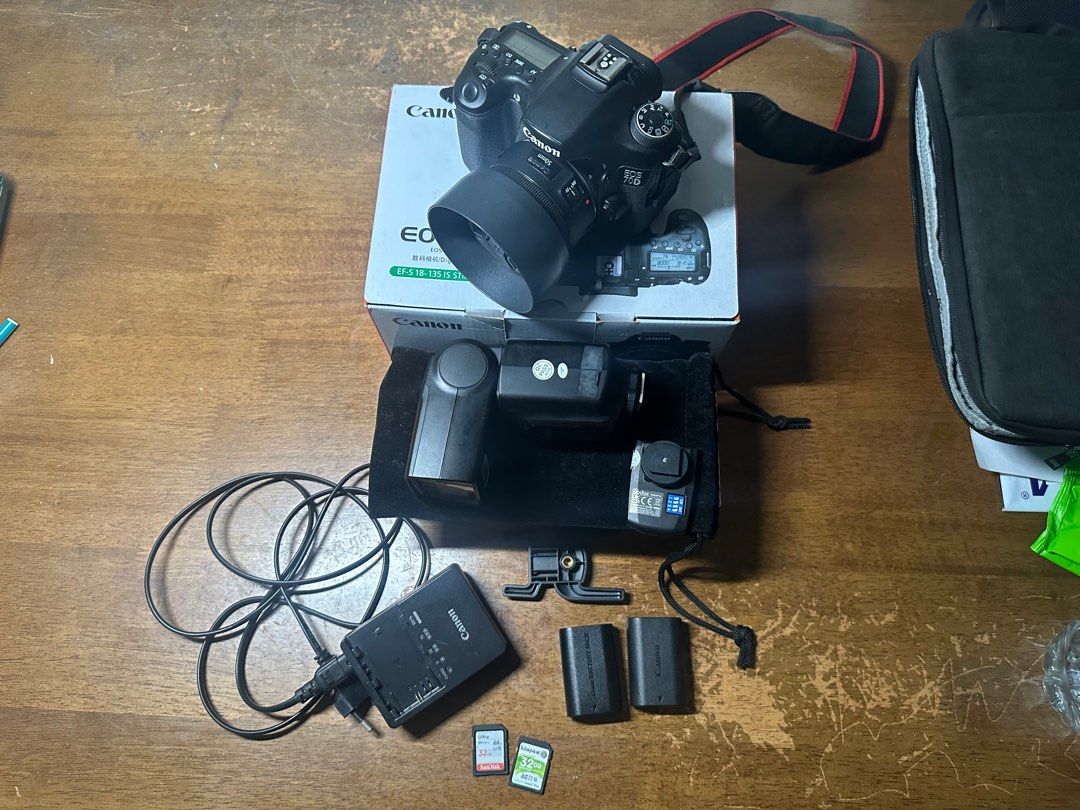 Canon EOS 70D (W) DSLR Camera Kit, Photography, Cameras on Carousell