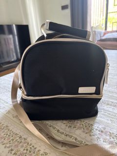 (Category: ) located in . Submitted by nana_branded_preloved (Listing ID 1415243898, Image 1). Description: .