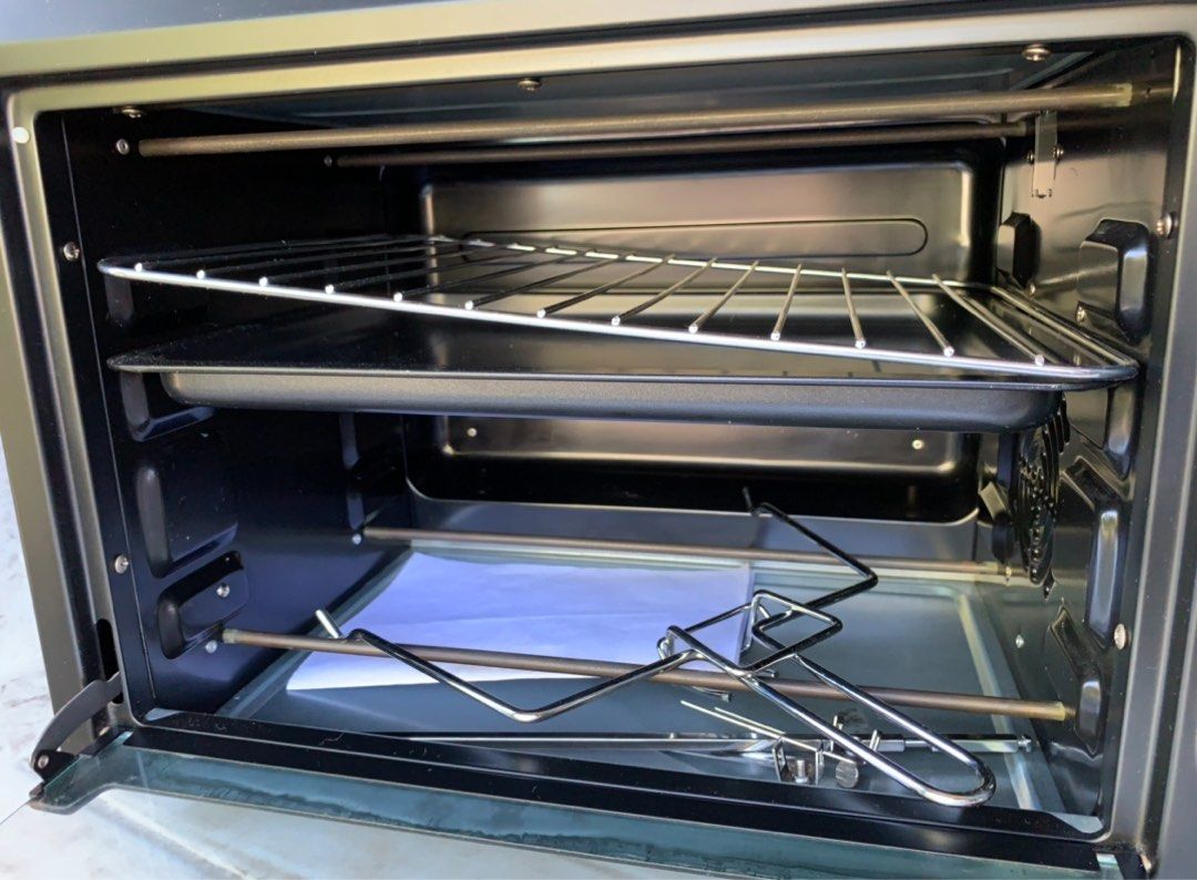Dowell Electric Oven (Category: Ovens & Toasters) located in Zaragoza. Submitted by lerryparungao (Listing ID 1415294178, Image 2). Description: - Dowell electric oven - 28 liters - Model: ELO-28.