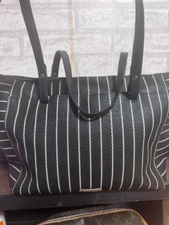 (Category: ) located in . Submitted by marisella (Listing ID 1415381460, Image 1). Description: .