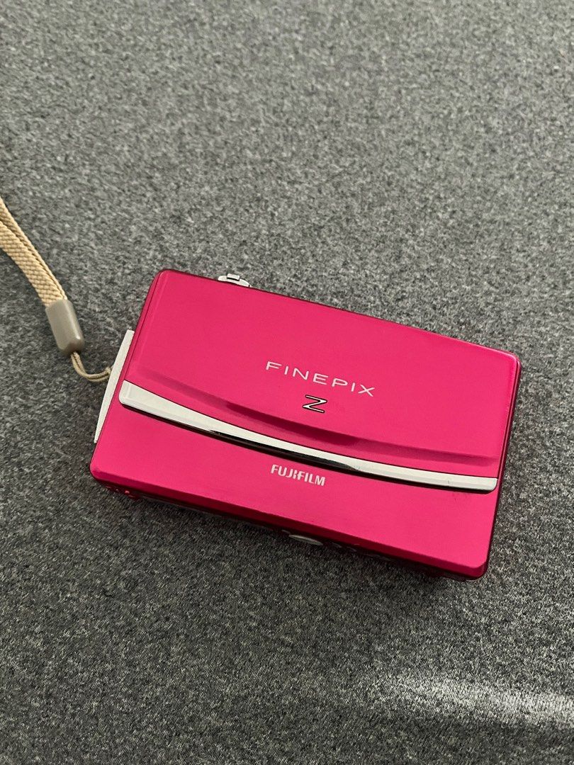 Fujifilm Finepix Z90 (Pink) (Category: Cameras) located in Manila. Submitted by csrrrrrrr355127 (Listing ID 1415238216, Image 1). Description: Functional touch screen Comes w charger !No issues!.