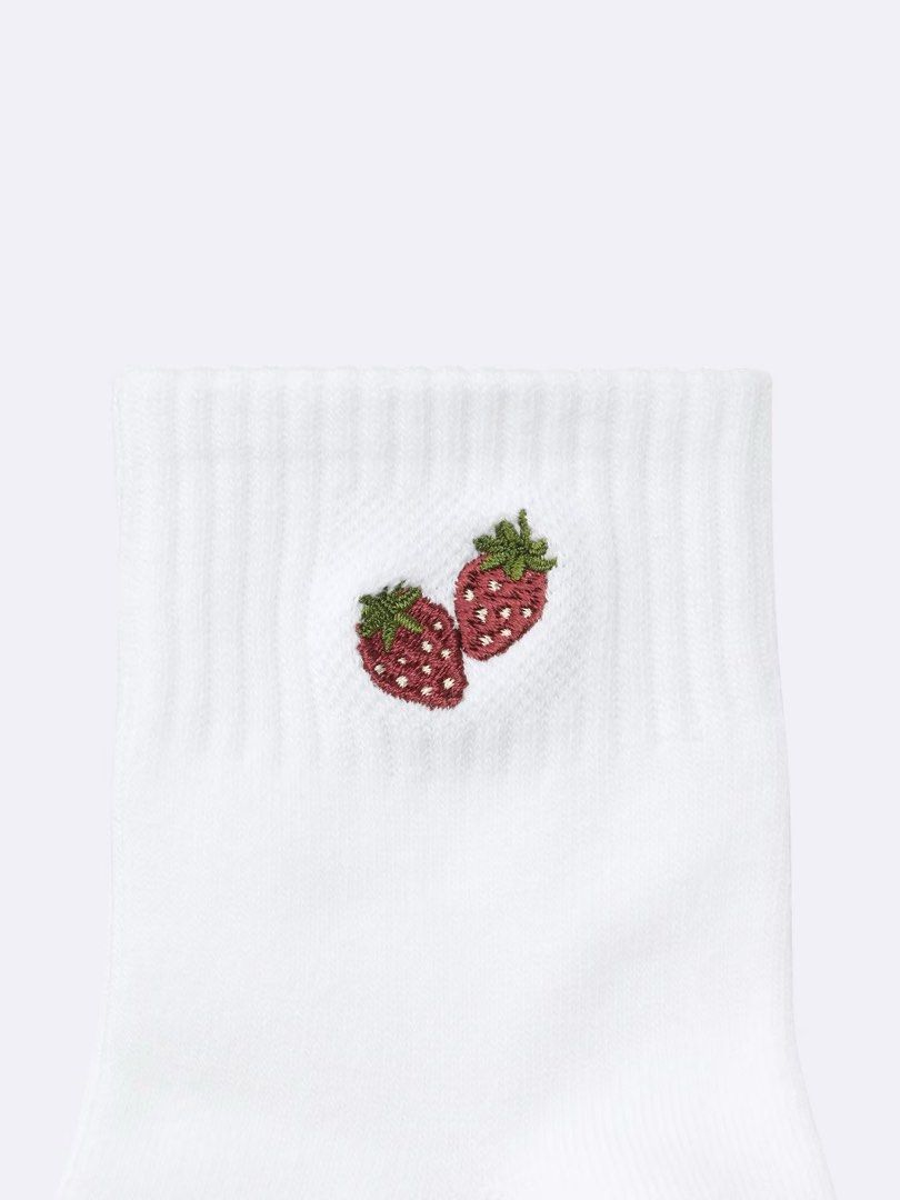 GU (by Uniqlo) socks 23-25cm (Category: Socks & Tights) located in Malolos. Submitted by topicksph (Listing ID 1415381438, Image 3). Description: GU (by Uniqlo) socks Php 160 each ANKLE SOCKS (WHITE) Details: ~ Features a small embroidered fruit motif. Fabric details: 72% Polyester, 23% Cotton, 3% Rubber, 2% Spandex (Exclusive of Decoration) CREW SOCKS (BLACK) Details: ~ Crew length socks with a fruit pattern. ~ Perfect for casual styling. Fabric