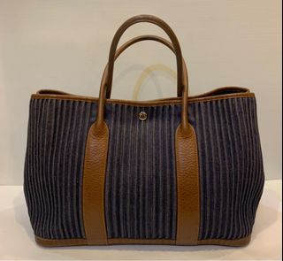 (Category: ) located in . Submitted by vicluxurycollection (Listing ID 1415336152, Image 1). Description: .