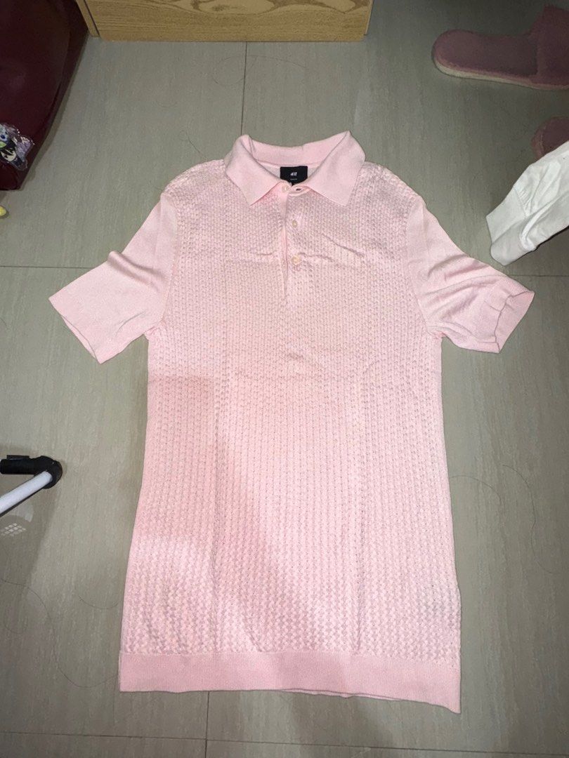 H&M slim fit cable knit polo Pink (Category: Tshirts & Polo Shirts ) located in Navotas City. Submitted by eggsyyyyyyyyy (Listing ID 1415356067, Image 3). Description: Once used only bought in december 23 2025 Slightly negotiable Small size stretchable Navotas location .