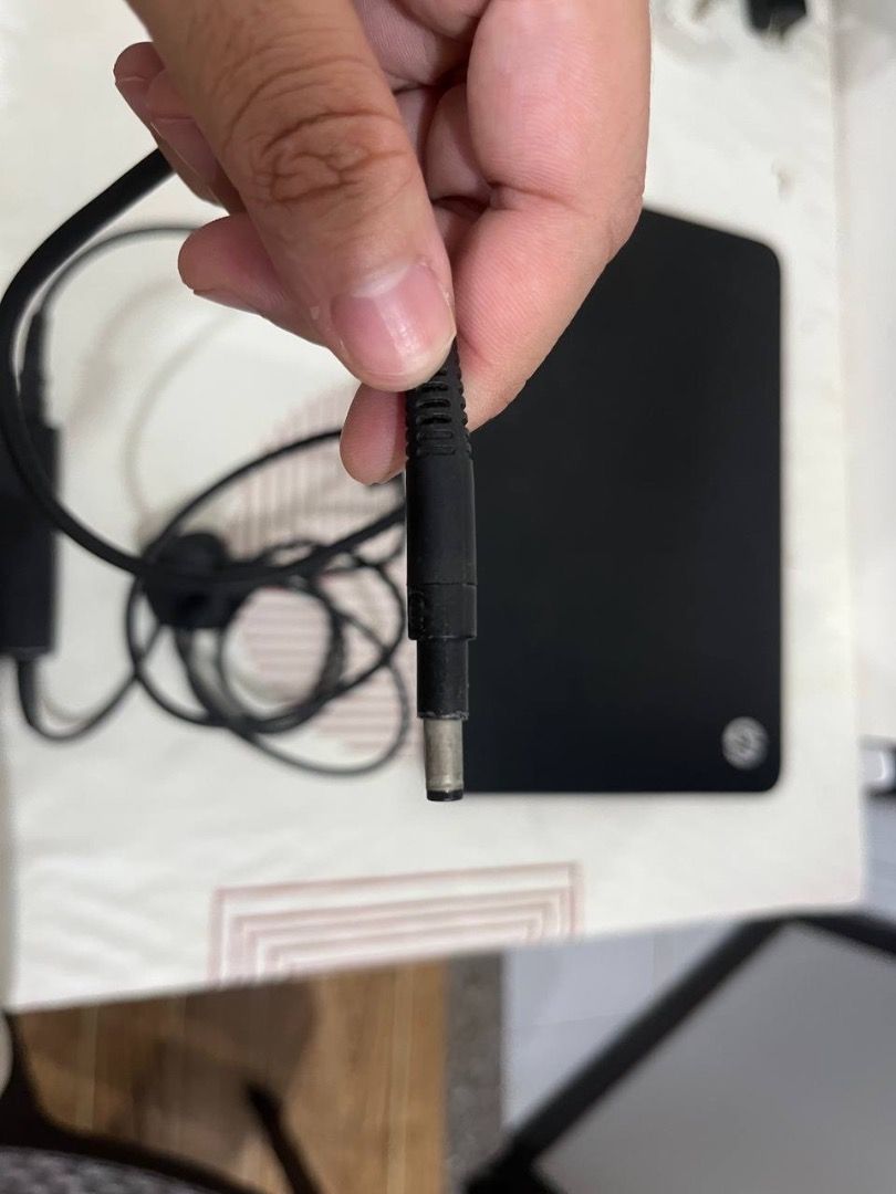 HP Original Charger (Category: Chargers) located in Valenzuela. Submitted by pixxx_ (Listing ID 1415371664, Image 3). Description: HP Original Charger.