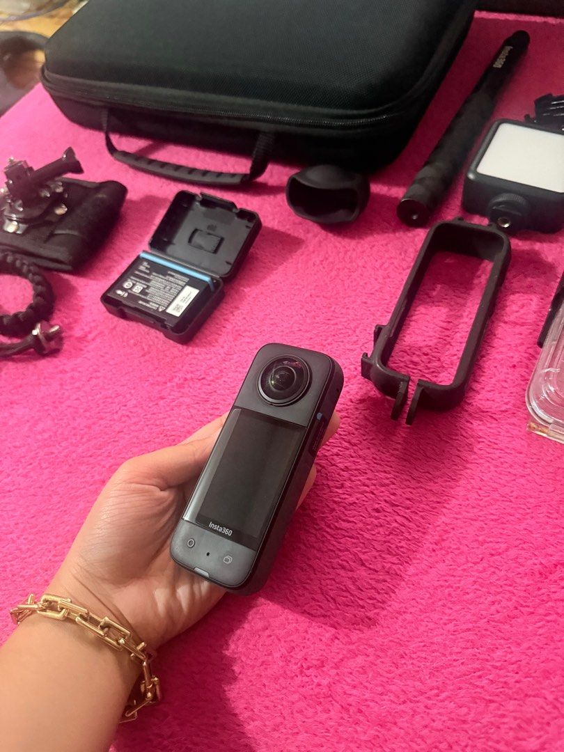 Insta360 X3 Action Camera (Category: Cameras) located in Manila. Submitted by waldorfsupremacy (Listing ID 1415398812, Image 3). Description: Insta360 X3 Action Cam Accessories: Invisible stick Camera Bag Silicone Lens Protector SD card (64GB) 2 Batteries Waterproof Case LED Fill Light Telesin Body Mount Wrist Mount Wrist Strap Honest Issue: normal signs of usage but didn’t affect the cameras performance, overall goods, working 100%.