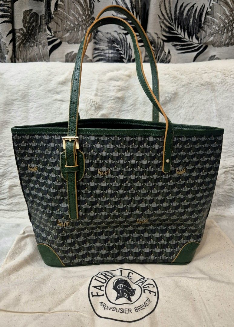 ☆JUST IN!☆ Authentic FLP Small Battle Tote 27 in Ltd Ed Sungreen and Yellow (Category: Luxury Bags & Wallets) located in Paranaque City. Submitted by ravishing.queen (Listing ID 1415379551, Image 2). Description: ☝️DISCLAIMER TO PURCHASE: This item is consigned from UAE. The price posted is the price of the owner of the item and not my price. Inclusions posted in the photos are what you will receive with the item. Photos uploaded are taken from t