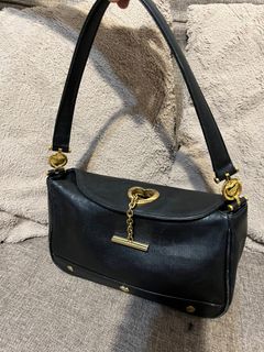 (Category: ) located in . Submitted by jupreloved_ (Listing ID 1415250300, Image 1). Description: .