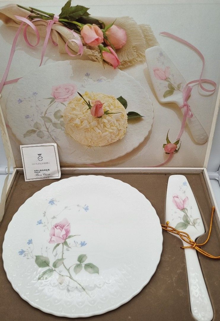 Narumi Bone China Cake Server Set (Category: Dinnerware & Cutlery) located in San Fernando. Submitted by ads.23 (Listing ID 1415241448, Image 1). Description: Cake Server Set MOP: Gcash/Bank Transfer/Palawan Location: SAN FERNANDO, PAMPANGA We can ship via LBC and J&T Shipping fee will be shouldered by the buyer.