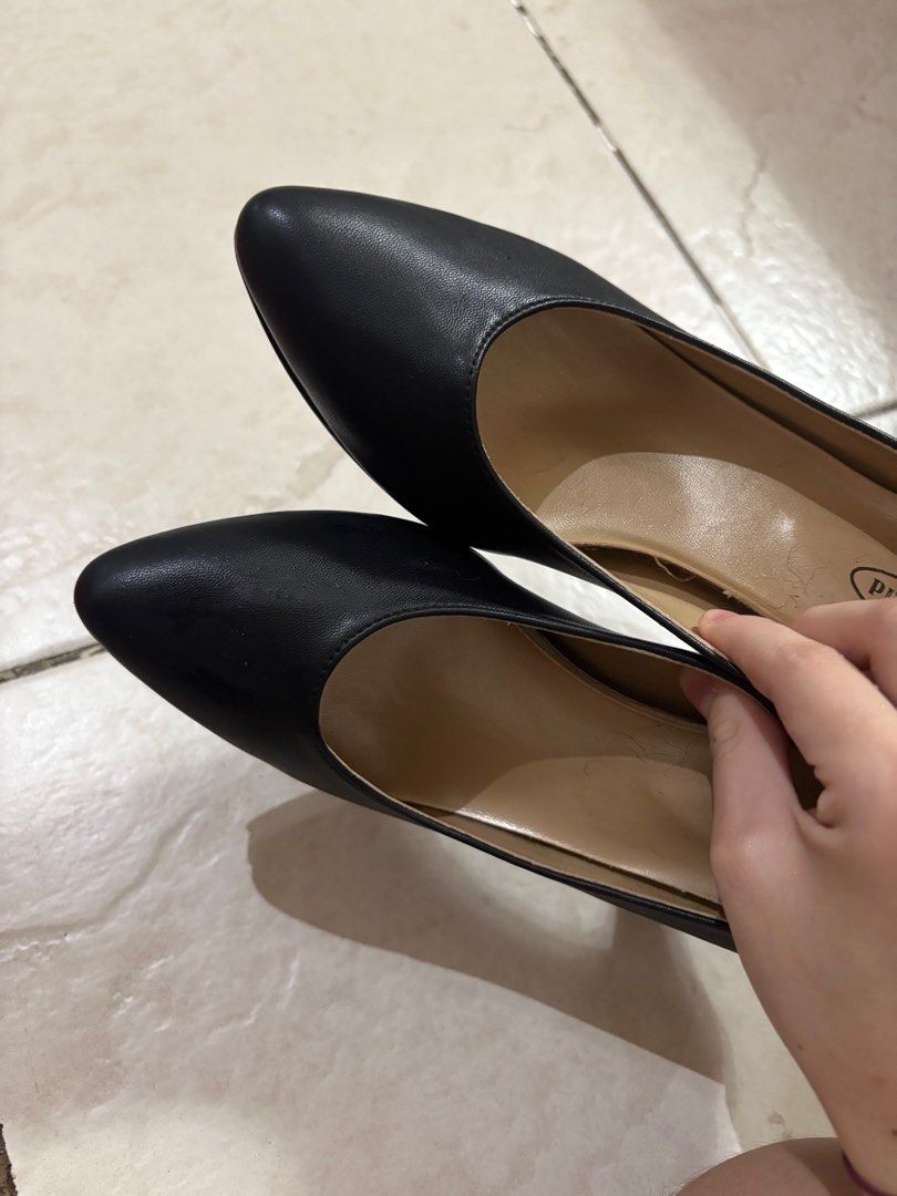 Outland Black Heels Size 9 (Category: Heels) located in Cavite. Submitted by marissa0_0 (Listing ID 1415340513, Image 1). Description: School heels bought for ₱1700 now for ONLY ₱1000 It doesn’t have box anymore - Black Outland heels - Size 9 - Pointed toe design - Platform sole - Classic style - Barely used because its too big - Suitable for various occasions.