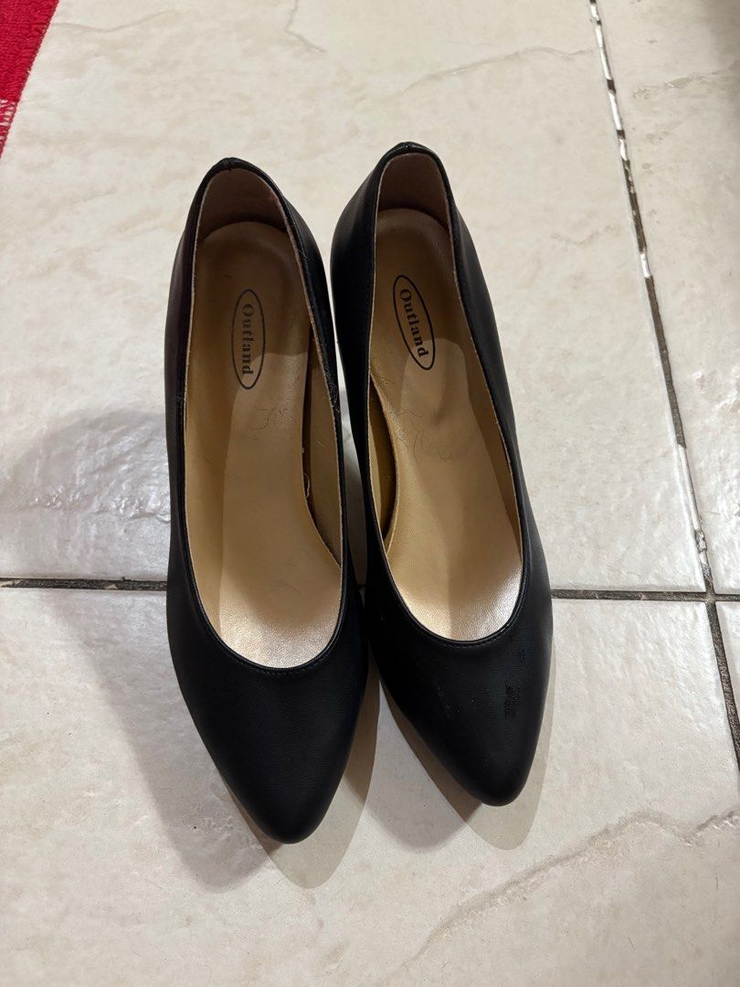 Outland Black Heels Size 9 (Category: Heels) located in Cavite. Submitted by marissa0_0 (Listing ID 1415340513, Image 2). Description: School heels bought for ₱1700 now for ONLY ₱1000 It doesn’t have box anymore - Black Outland heels - Size 9 - Pointed toe design - Platform sole - Classic style - Barely used because its too big - Suitable for various occasions.