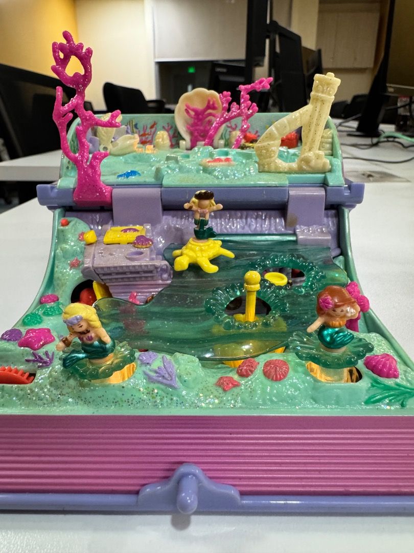Polly Pocket Sparkling Mermaid Adventure (Category: Kids Toys) located in Taguig. Submitted by jeffong18 (Listing ID 1415407821, Image 3). Description: Pre-loved Polly Pocket Sparkling Mermaid adventure. Lights working, includes 3 mermaids and 1 seaturtle..