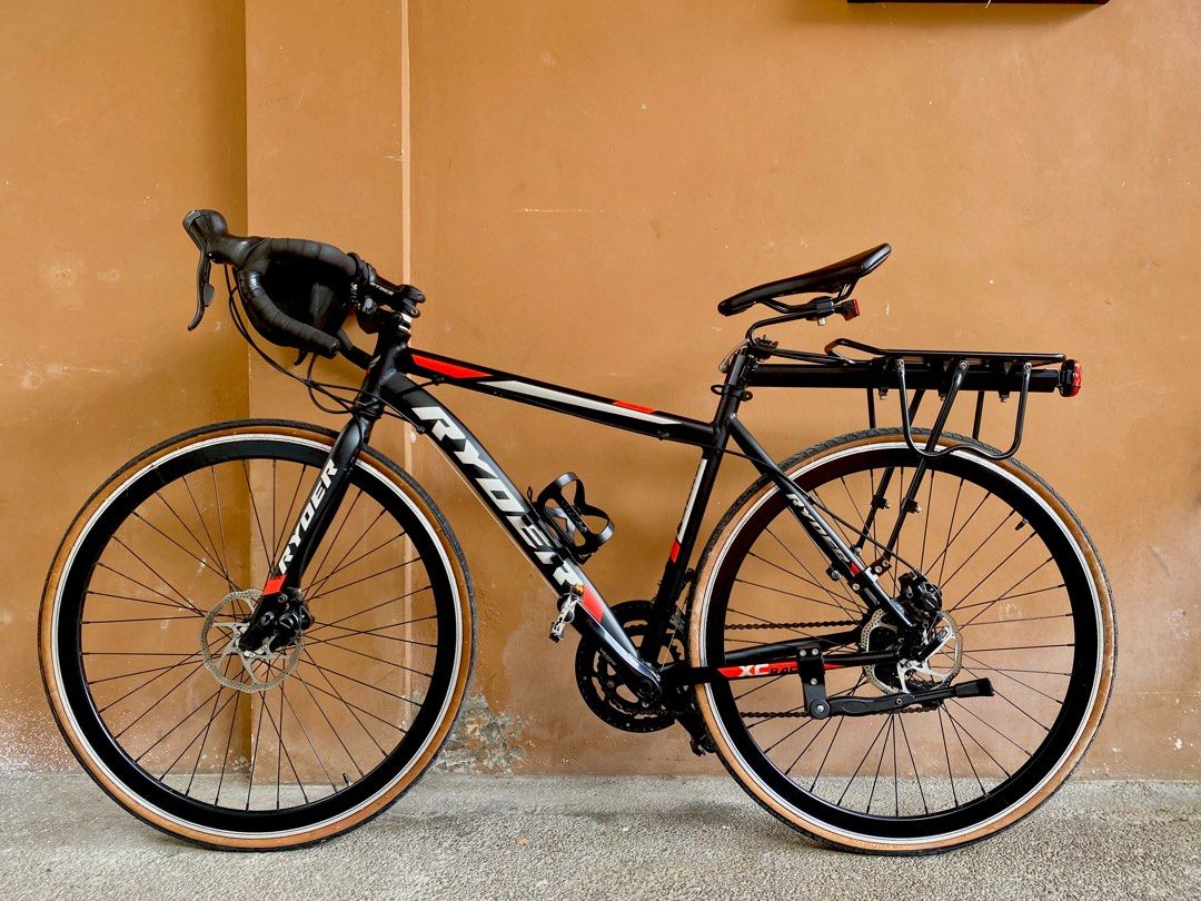 RYDER ROAD BIKE 700C (Category: Bicycles) located in Manila. Submitted by jisoo345 (Listing ID 1415340291, Image 1). Description: RYDER ROADBIKE 700C - Alloy frame - Shimano sora crank(x2) - Hollowtech bb - Shimano sora sti 2x9speed - Alloy rim - Ligth weight - Shimano claris fd/Rd - Quick release parts.
