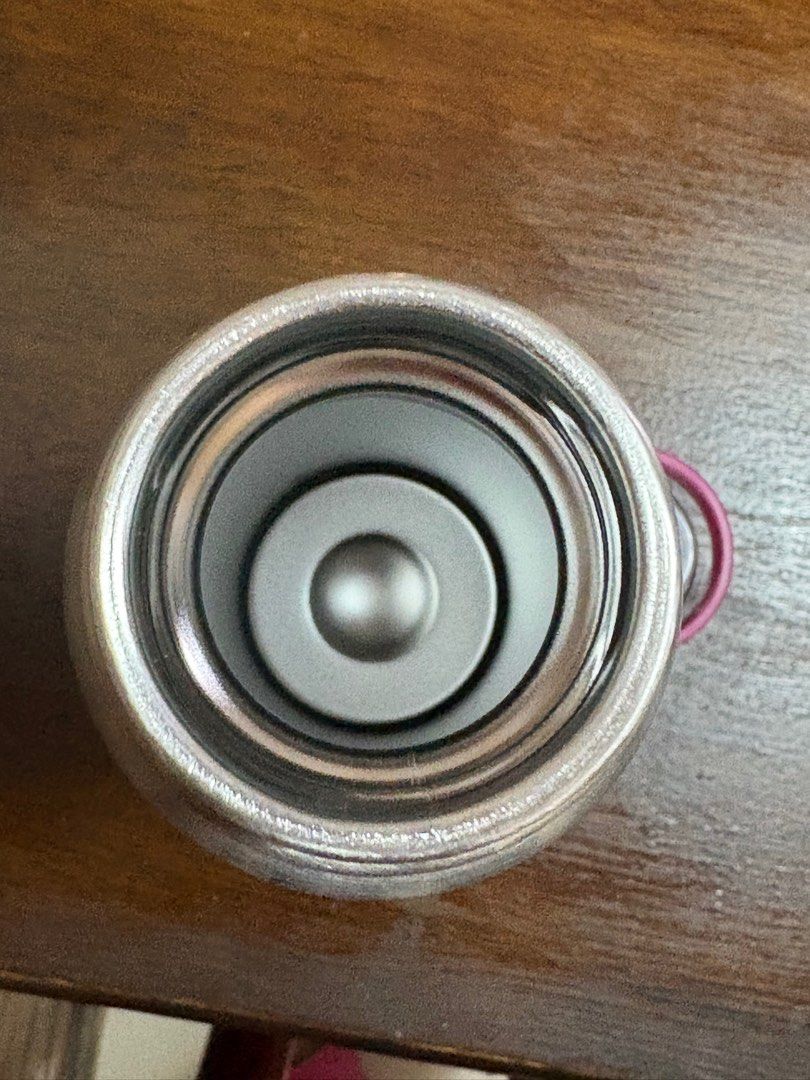 Smash - Stainless Steel Water Insulated Bottle (Magenta) (Category: Water Bottles & Tumblers) located in Quezon City. Submitted by softibloom (Listing ID 1413540810, Image 2). Description: 💲 Price: ₱300 + Shipping 👉 Shipping is shouldered by the buyer ✏️ Product Notes: — Brand: Smash — Color: Magenta — Good for Hot and Cold drinks on the go. 🎒Condition: Like New — Got as a Christmas Gift. Opened but never been used. ❓RFS: Decluttering. 💰 Mode