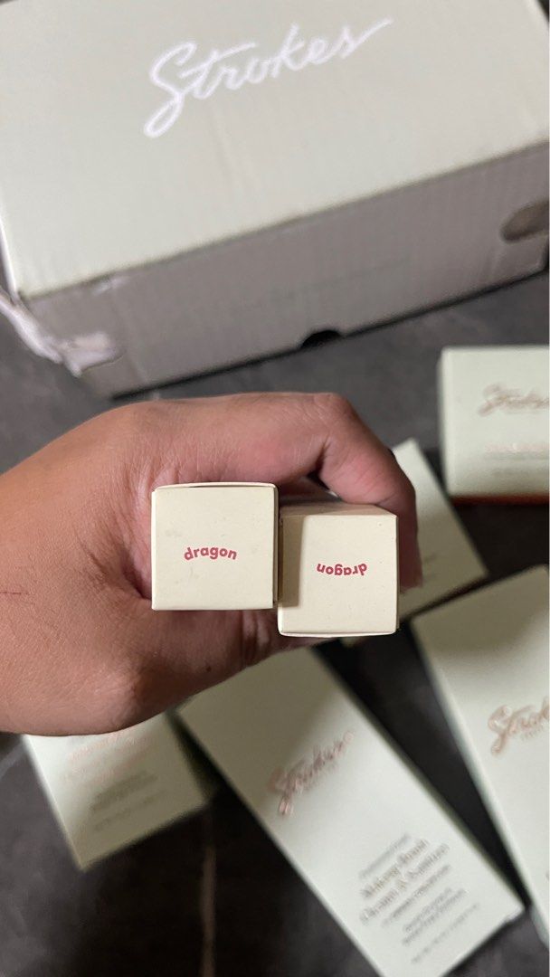 Sunnies Face Lip Dip - Dragon (Category: Makeup) located in San Mateo. Submitted by ericaatolentino (Listing ID 1415403046, Image 3). Description: Brand New Sunnies Face Lip Dip Shade: dragon ₱200 mop: gcash mod: jnt, lalamove loc: san mateo rizal/ whiteplains qc.
