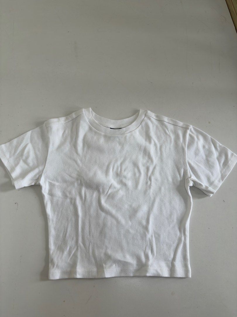 TAKE ALL 4 | HTP Basics Premium Crop Top (Category: Shirts) located in Cebu City. Submitted by lalalilly (Listing ID 1415319057, Image 3). Description: TAKE ALL 4 Colors ( White, Black, Beige, Dark Brown) XL size (see pic for measurement) .
