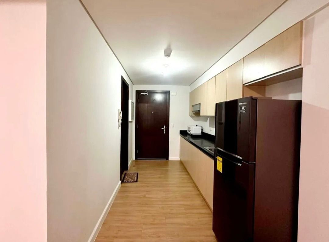 Verve Residences - Studio Unit with Pool View (Category: Apartments & Condos) located in Manila. Submitted by call_09053601049 (Listing ID 1415409802, Image 3). Description: Live at the heart of High Street South! This fully-furnished studio offers a relaxing view and prime city convenience. UNIT DETAILS: 📍 Location: Verve Residences, BGC (6th Floor) 📐 Size: Approx 37 sqm 🛋 Status: Fully Furnished 🏊 View: Relaxing Pool View RENTAL PRICE: 🏷 ₱