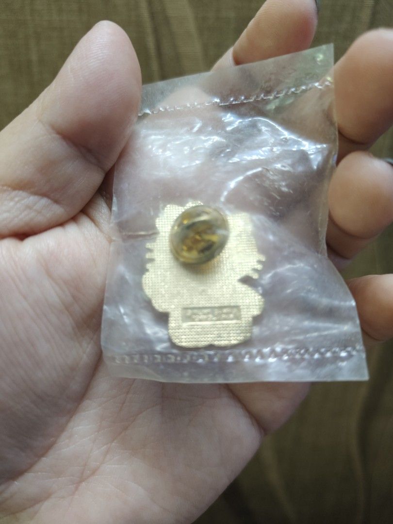 vintage Sanrio Hello Kitty Pin (Category: Character Goods) located in Santa Rosa. Submitted by mmps249.1 (Listing ID 1415287037, Image 2). Description: Crossposted Mine now, pay now shipping courier: JRS only Gcash payment upon order No reservations.