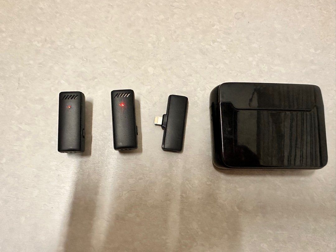 Wireless Microphone System with Charging Case65076306649218118