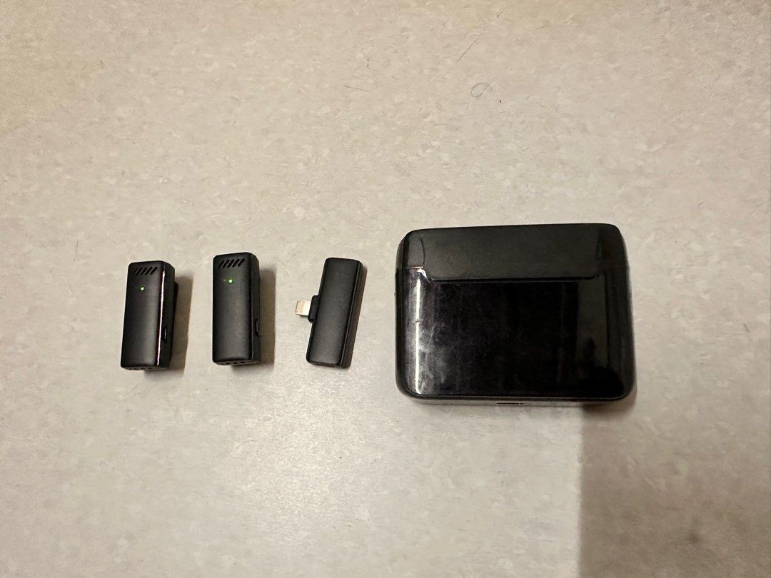 Wireless Microphone System with Charging Case65076306649218113