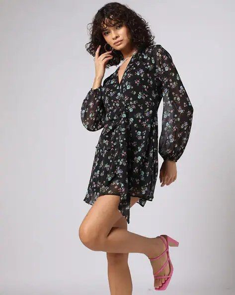 ZARA Floral Mini Dress (Category: Dresses) located in Taguig. Submitted by prelovedbykatchy (Listing ID 1415400635, Image 1). Description: .