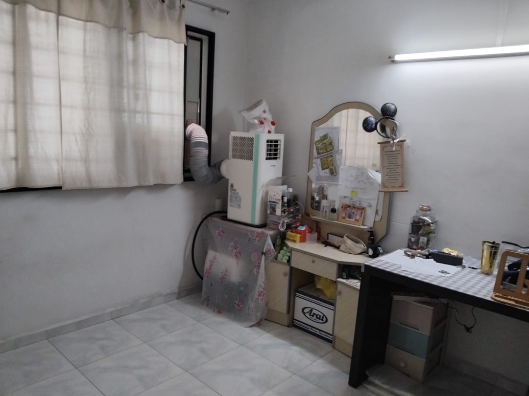 (Category: ) located in . Submitted by mrdronesg (Listing ID 1415625166, Image 1). Description: .