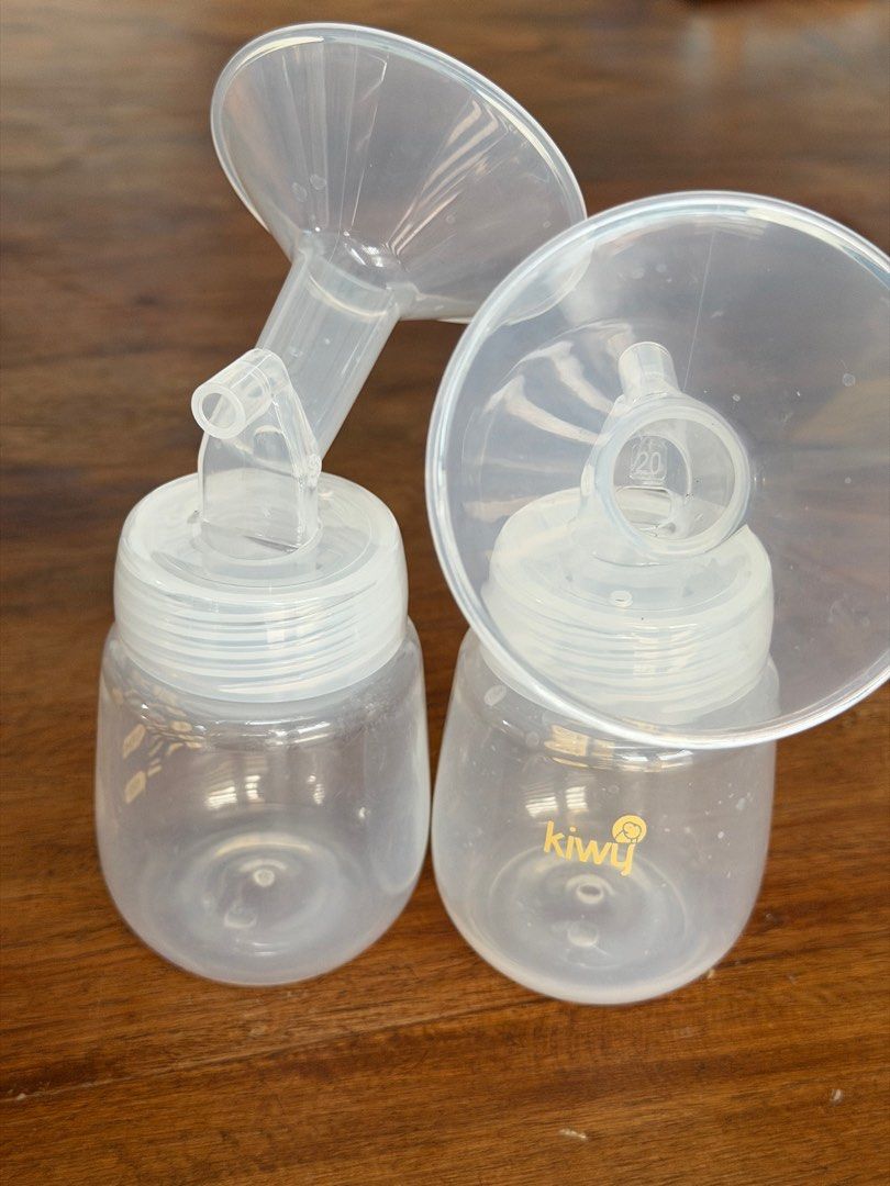 20mm flanges with bottle (Category: Breastfeeding & Bottle Feeding) located in Bulacan. Submitted by mommyjee (Listing ID 1415599548, Image 2). Description: 20mm flange (2pcs) for spectra with free bottle (2pcs also).