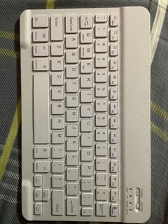 White Bluetooth Keyboard