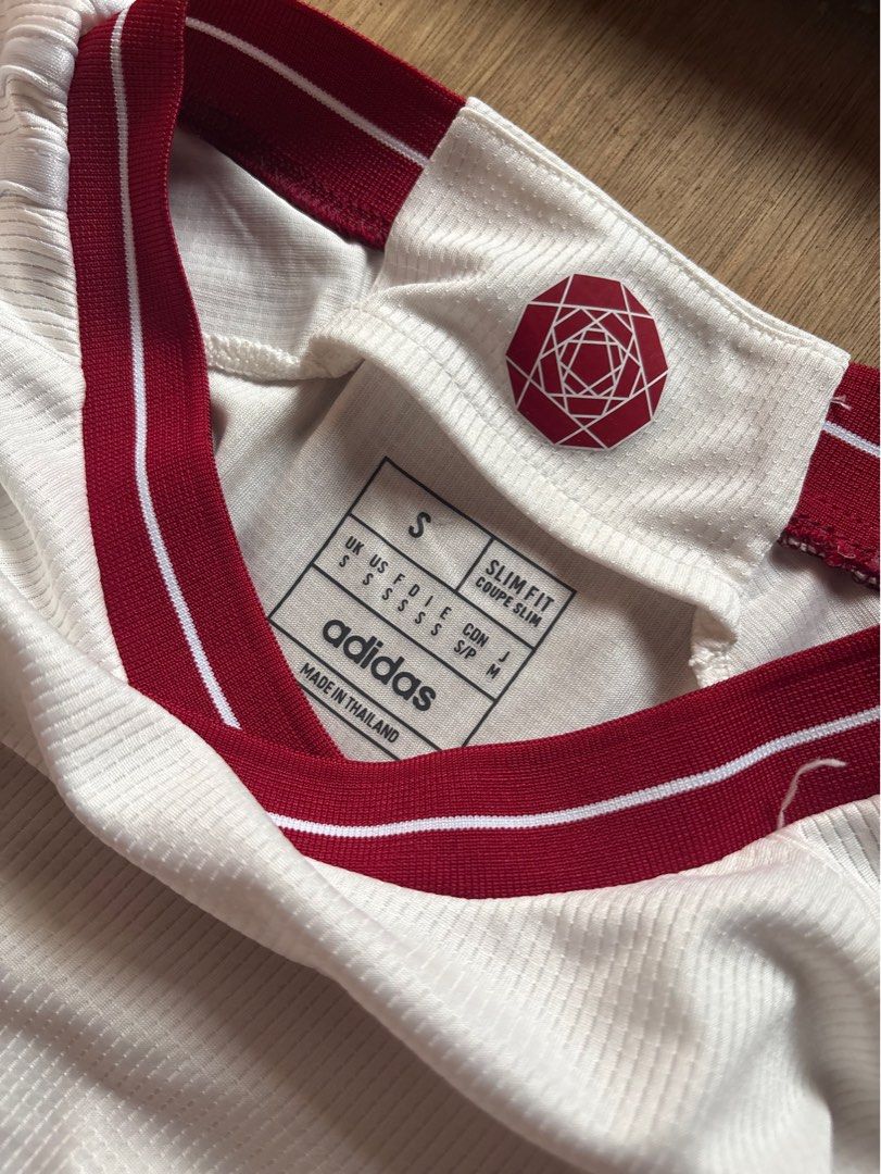 Adidas Manchester United Jersey (Category: Activewear) located in Caloocan City. Submitted by keepinhighl (Listing ID 1415604502, Image 2). Description: - Official Adidas Manchester United away jersey - Features TeamViewer sponsor logo and club crest - White base with maroon accents - Slim fit, size S - Made in Thailand.