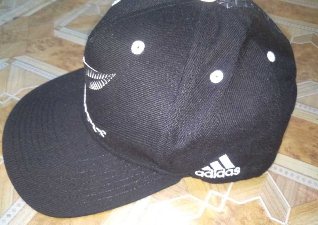 Adidas Snapback Cap (Category: Caps & Hats) located in Pila. Submitted by franklinsanity (Listing ID 1415519536, Image 3). Description: Adidas All Blacks snapback cap Conditiion: 9/10 color rate: 9/10 Dm if interested.